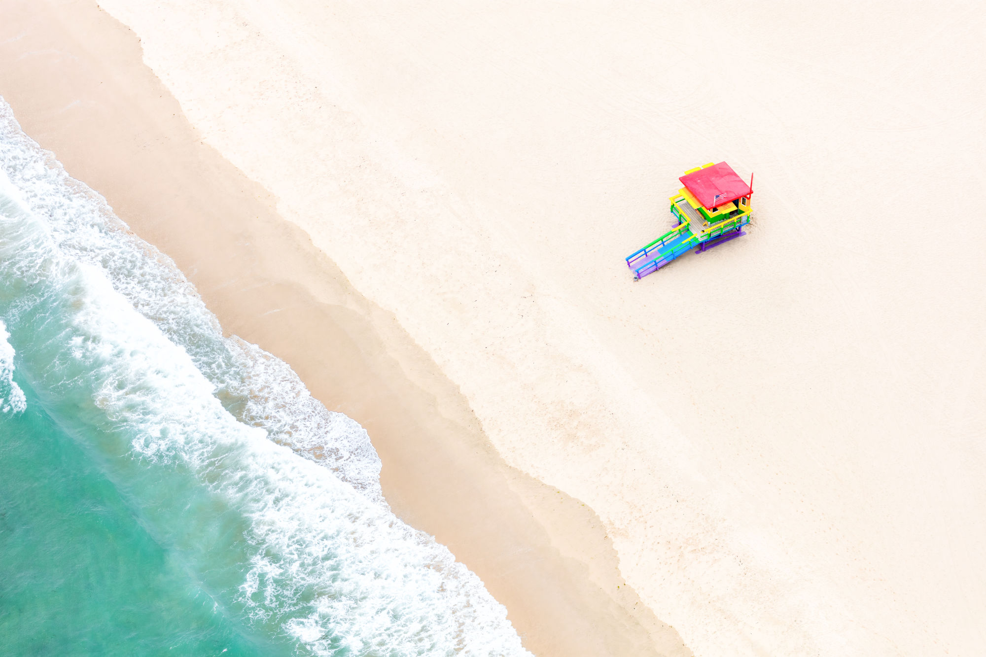 Rainbow_Lifeguard_Stand__Venice_Beach